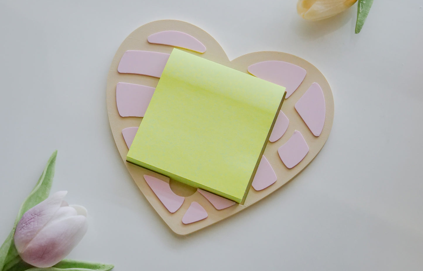 Concha Heart Desk Sticky Note Holder