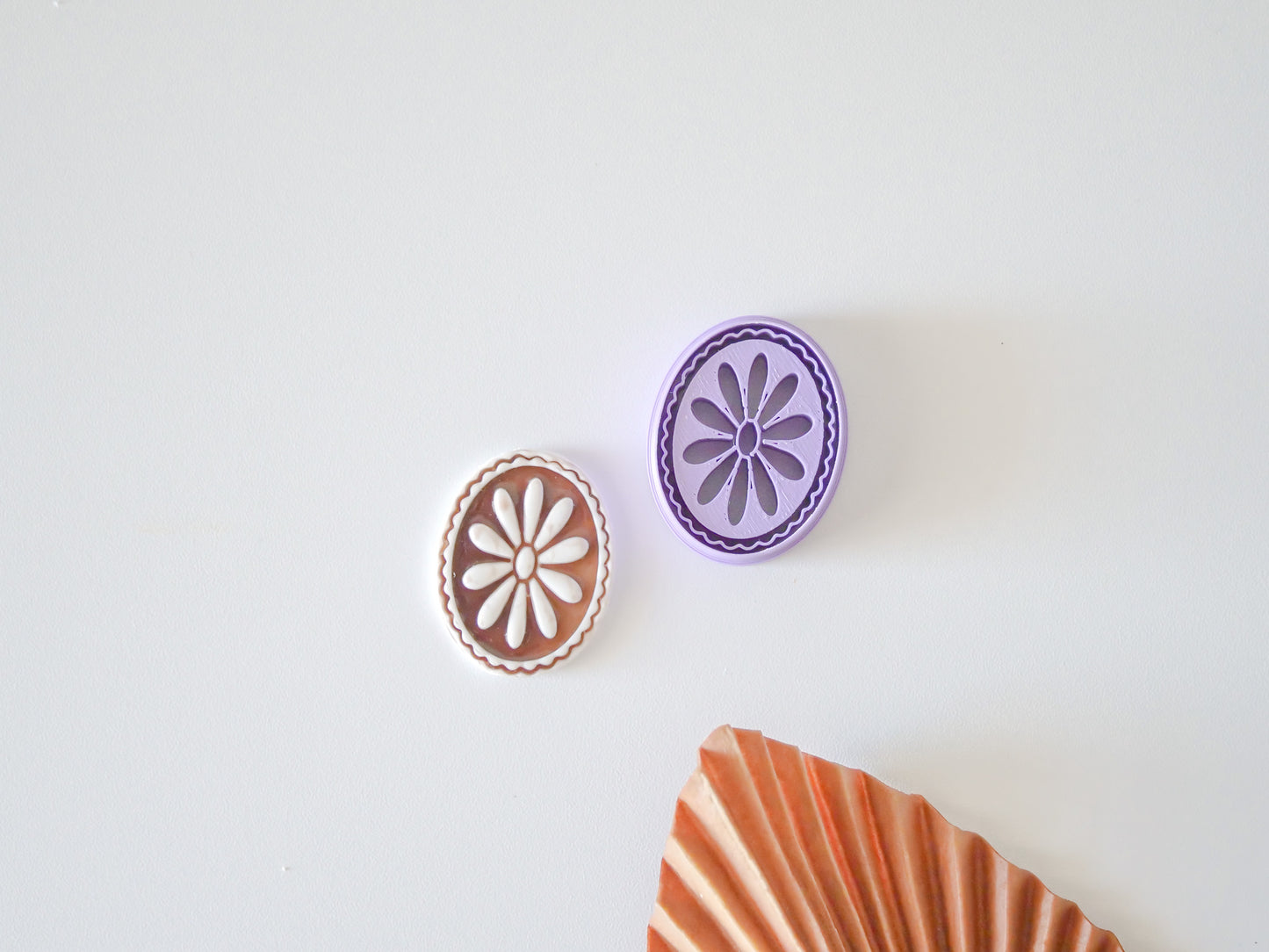 Scalloped Oval Daisy Cutter | Hello Cutters