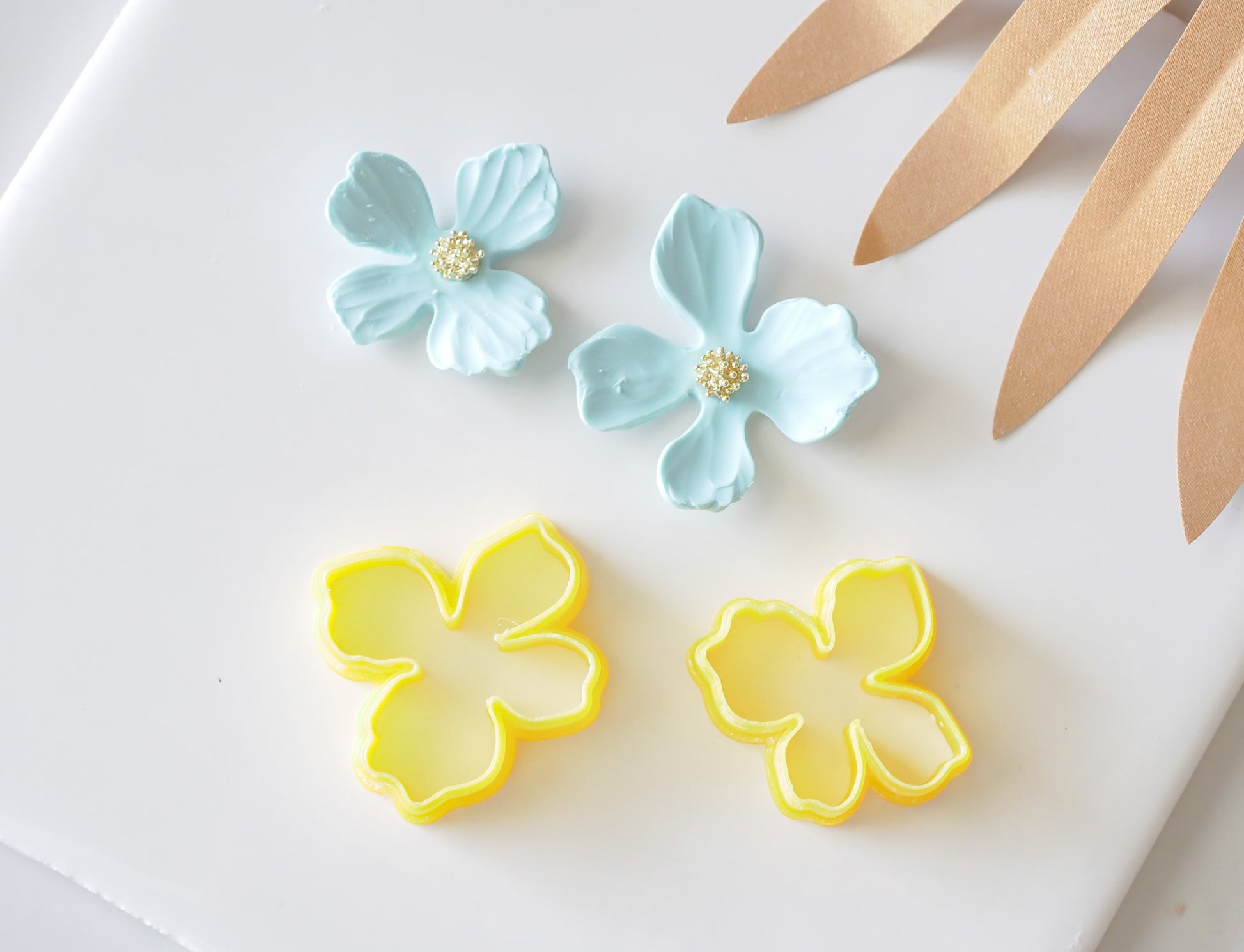 Organic Flower Shapes image 3