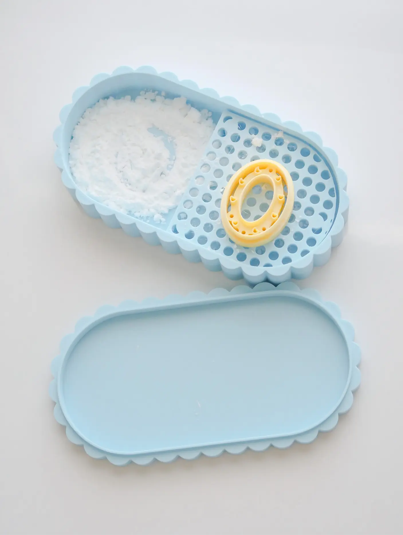 Cornstarch Dusting Storage Tray image 0