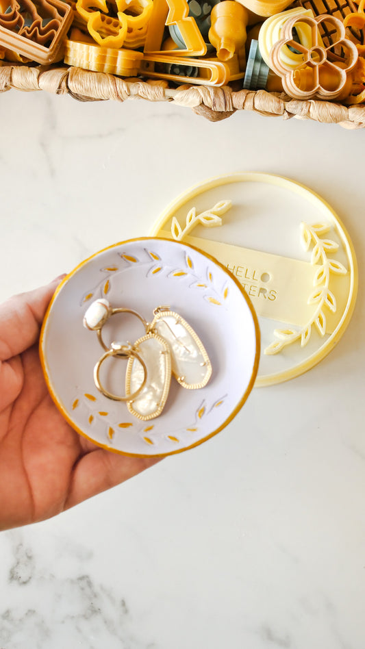 Wreath Trinket Dish Polymer Clay Cutter image 0